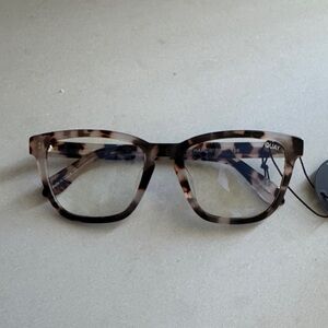 Quay Tortoise Shell blue light blocking Glasses